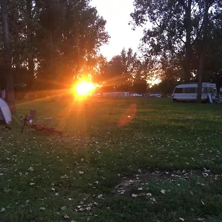 Toparti Camping Tiszafured Exterior photo
