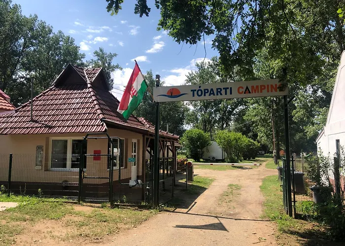 Toparti Camping